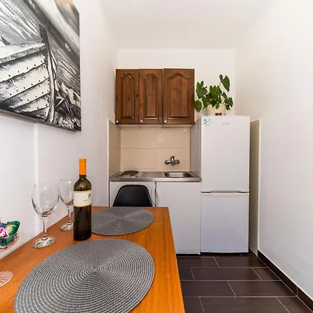 Dub - One-bedroom No 3 דירה דוברובניק