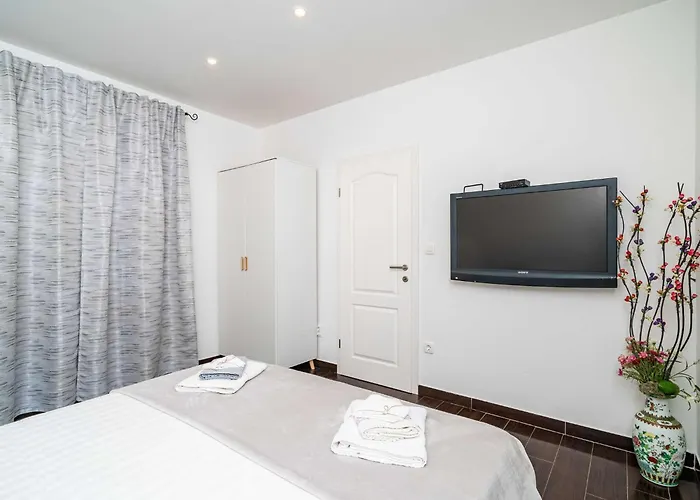 Dub - One-bedroom No 3 * דוברובניק