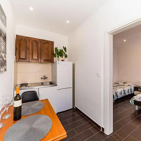 Apartamento Dub - One-bedroom No 3 *