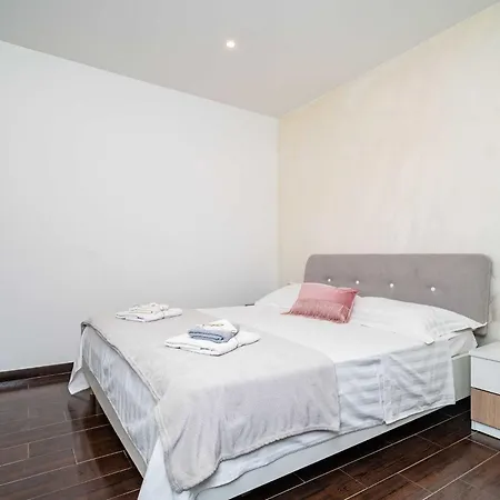 Dub - One-bedroom No 3 * Dubrovnik