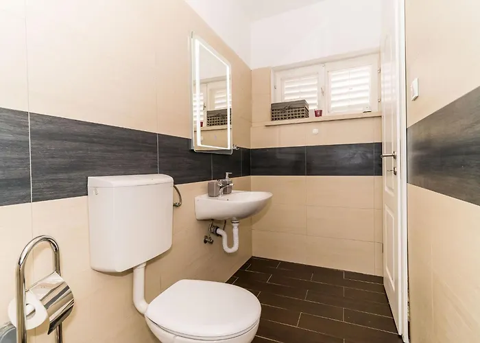 Dub - One-bedroom No 3 Apartament