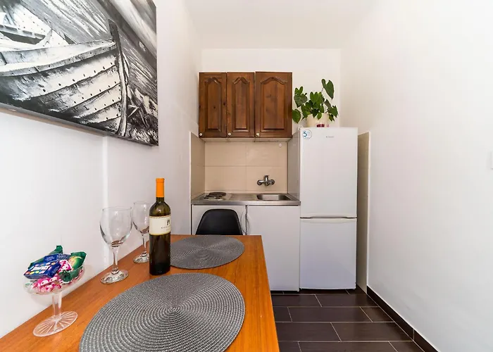 Dub - One-bedroom No 3 Apartament Dubrownik